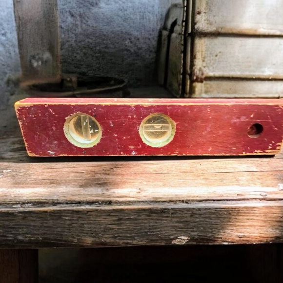 Vintage wooden LEVEL 12" Red Pine Level Carpenter's Tool (B) - Picture 2 of 4